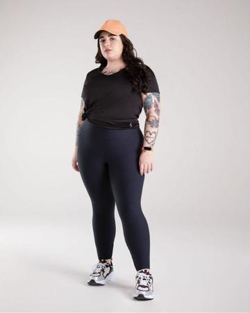 CALÇA LEGGING BLACKOUT PLUS SIZE- 0% TRANSPARÊNCIA, COM TECIDO