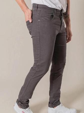 Calça Masculina Sarja Chumbo Skinny Bivik Jeans - Bivik Jeans Imagem de Calça Masculina Sarja Chumbo Skinny Bivik Jeans