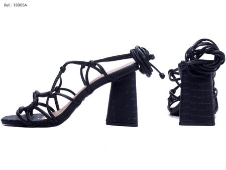 Imagem de Calçados femininosSalto: Grosso Triangular com 8,5 cm de Altura Revestido em Croco Preto