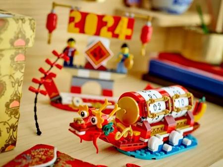 Imagem de Calendário de festivais LEGO 40678 para crianças de mais de 10 anos com 2 minifiguras