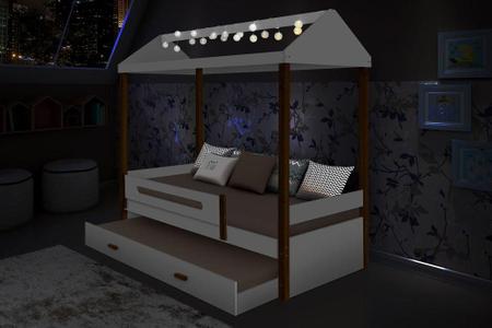 Cama Casa Sara Branco/Mel com Cordão de Luzes LED e Cama Auxiliar - Divaloto Imagem de Cama Casa Sara Branco/Mel com Cordão de Luzes LED e Cama Auxiliar