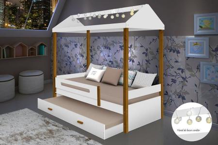 Cama Casa Sara Branco/Mel com Cordão de Luzes LED e Cama Auxiliar - Divaloto Imagem de Cama Casa Sara Branco/Mel com Cordão de Luzes LED e Cama Auxiliar