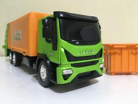 Mini Caminhão Coletor De Lixo Compactador Brinquedo Iveco