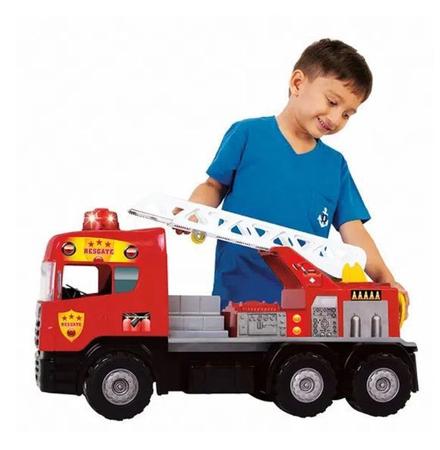 Imagem de Caminhão Super Bombeiro Com Capacete Magic Toys Brinquedo