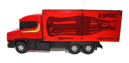 Caminhão Truck Baú Coca Cola Madeira E Plastico Brinquedo 26x70cm