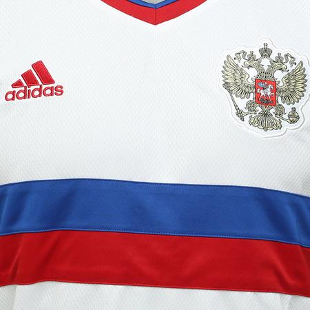 Seleção russa rompe contrato com Adidas após fechamento de lojas