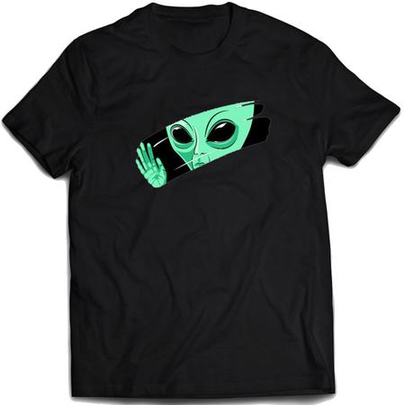 Imagem de Camiseta Alien no espelho camisa alienígena et espaço