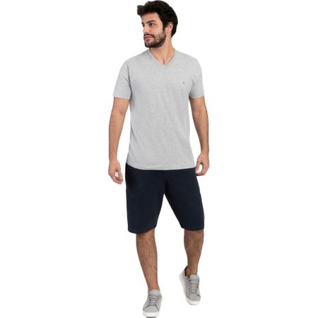 Camiseta Aramis Basic Gola V V23 Cinza Masculino Imagem de Camiseta Aramis Basic Gola V V23 Cinza Masculino