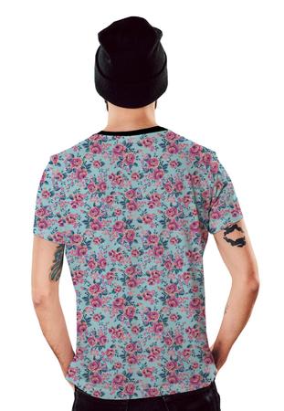 camiseta azul ciano