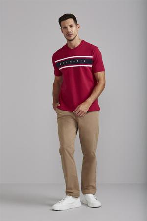 Imagem de Camiseta Comfort Malha - Vermelho Rubi / Azul Marinho