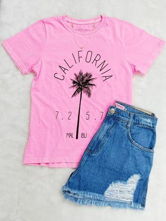 Imagem de Camiseta Feminina Plus Size Rosa Neon Estonada Califórnia
