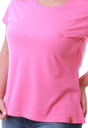 Camiseta Feminina Rosa Pink Estampa Logomarca Lateral - Rico Sublime Imagem de Camiseta Feminina Rosa Pink Estampa Logomarca Lateral