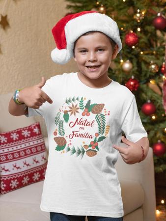 Camiseta Natal em Família Desenho Pinheirinho e Laços