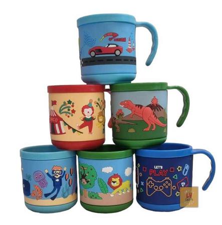 Imagem de Caneca Infantil Emborrachada 200ml Detalhes em Alto Relevo Escola Lembrancinha Copo