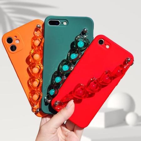 Imagem de Capa Capinha Compatível iPhone 7 / 8 / Se 2020 / 7 Plus / 8 Plus / XR / 11 / 12 / 13 Silicone Aveludada Com Corrente