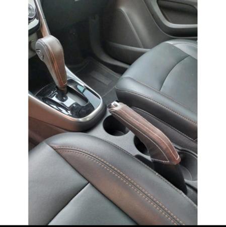 Imagem de Capa couro Manopla câmbio Automático e freio de mão Chevrolet Onix Joy Prisma Cobalt