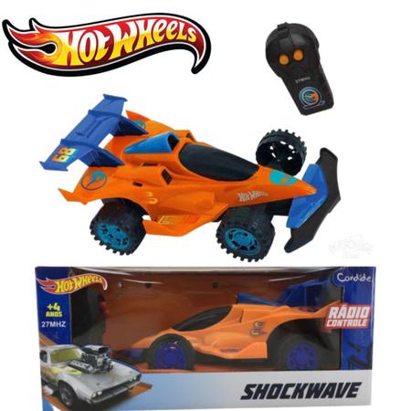 Carrinho da hot wheels e pistas da hot wheels com controle remoto