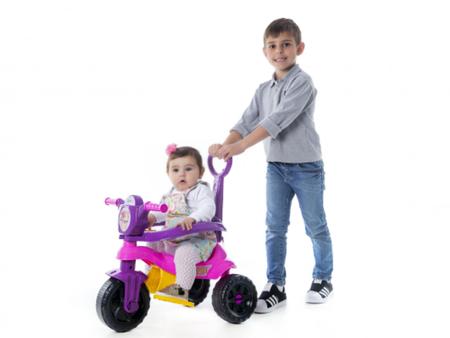 CARRINHO DE PASSEIO/PEDAL INFANTIL KEMOTOCA GATINHA COM HASTE - Brinquedo -  Kendy - Brincar faz parte