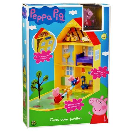 Casa com Jardim Peppa Pig e George - Dtc - Casinha de Boneca - Magazine  Luiza