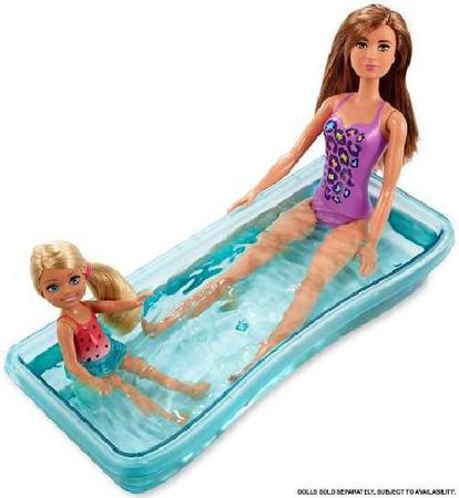 Casa de bonecas Barbie, jogo portátil de 1 andar com piscina e acessórios
