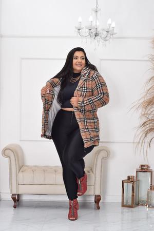 Casaco Plus Size Teddy Moda Blogueira Inverno Carneirinho - Summer Body -  Casaco Feminino - Magazine Luiza