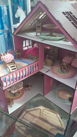 Imagem de Casinha boneca em mdf com móveis e decoração - escala polly-CatyArtes
