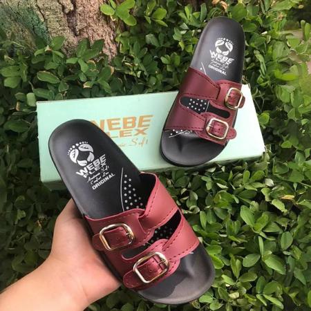 Chinelo Anatômico Webe Flex Feminino 2 Fivelas Vinho Imagem de Chinelo Anatômico Webe Flex Feminino 2 Fivelas Vinho