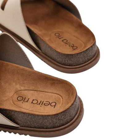 Chinelo Feminino Flat com Fivelas Dourada Beira Rio 8523.108.9569 Imagem de Chinelo Feminino Flat com Fivelas Dourada Beira Rio 8523.108.9569