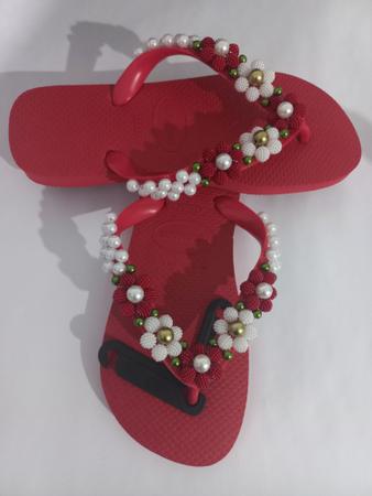 Chinelo havaianas top decorados vermelho 35/36 Imagem de Chinelo havaianas top decorados vermelho 35/36