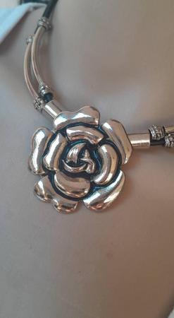 Imagem de Choker Rosa de Saron