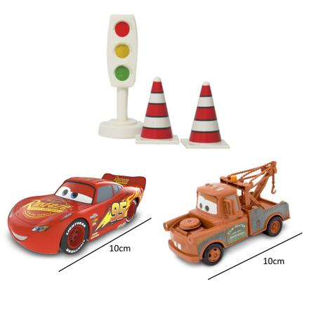 Cidade Carros Radiator Springs com Relâmpago Mcqueen e Mate e 3 Acessórios  Toyng - Carrinho de Brinquedo - Magazine Luiza