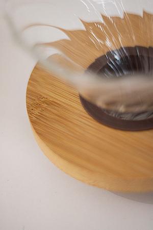 Imagem de Coador de Café com Base de Bambu