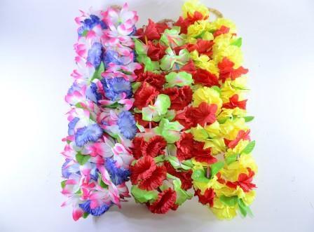 Colar havaiano branco e verde adulto: Este colar havaiano é composto por  flores de tecido de tecido branco e fol…