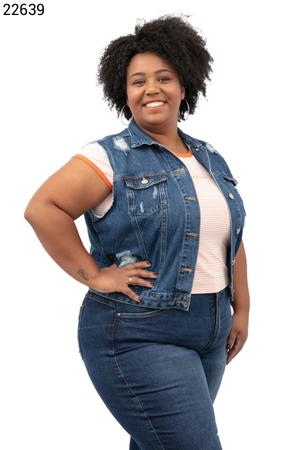 Colete Feminino Plus Size com Bolsos e Lapela Cambos Plus