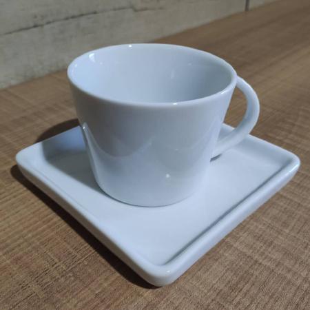 Excelente jogo de café e chá em porcelana REAL . ( 1 m