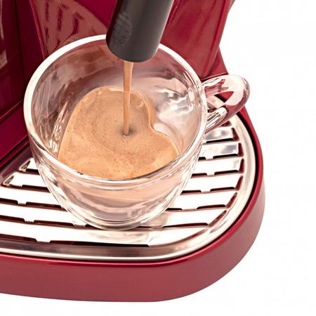 Imagem de Conjunto Cafeteira 127V e Cápsulas de Chá Camomila 3 Corações Vermelho