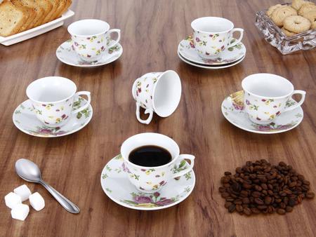 Jogo De Xícaras Para Chá E Café Em Porcelana Alice 12 Peças - Casa Leora -  Casa e Decoração