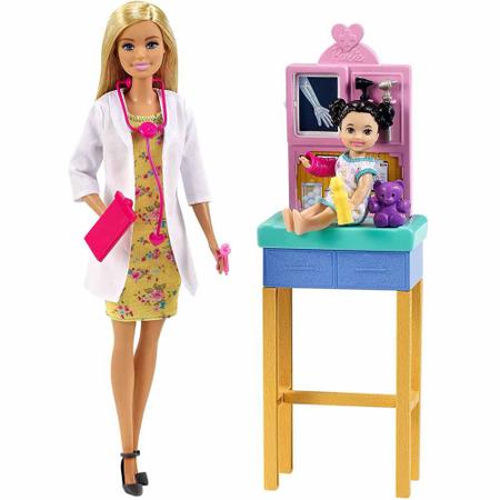 Conjunto Boneca Barbie Loira Profissões Quero Ser Doutora Médica Pediatra -  Com Acessórios Da Profissão E Uma Boneca Paciente Menina - Mattel - Boneca  Barbie - Magazine Luiza