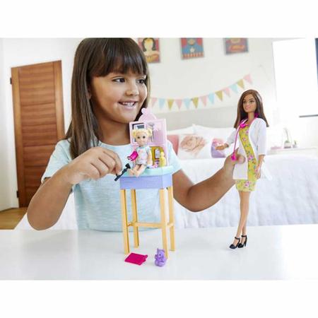 Conjunto Boneca Barbie Loira Profissões Quero Ser Doutora Médica Pediatra -  Com Acessórios Da Profissão E Uma Boneca Paciente Menina - Mattel - Boneca  Barbie - Magazine Luiza