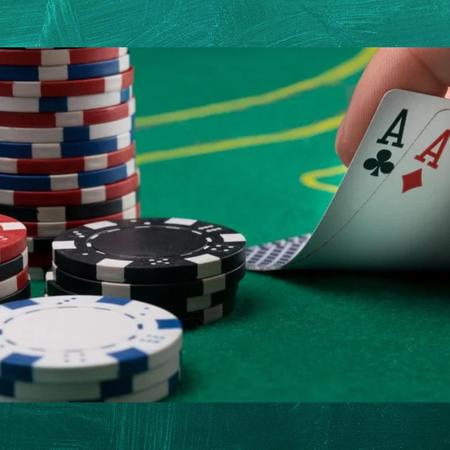 Jogo de fichas para poker 100 fichas plastico na lata 02 jogos de baralho - EU  QUERO PRESENTEAR - Jogo de Poker - Magazine Luiza