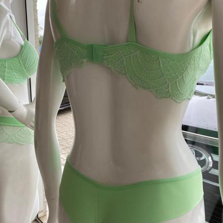 Imagem de Conjunto Lingerie Calcinha e Sutiã com Bojo e Renda Verde Limão