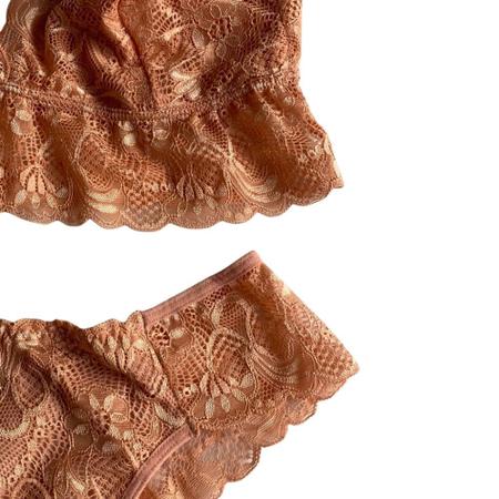 Conjunto Manu Sutiã Top Sem Bojo Sem Aro Calcinha Fio Rendado - DOCE LINGERIE Imagem de Conjunto Manu Sutiã Top Sem Bojo Sem Aro Calcinha Fio Rendado