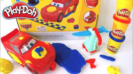 Happily Brinquedos - Conjunto Play-Doh Carros 3 Relâmpago McQueen