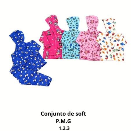 Conjunto para bebê em soft com estampa e capuz - Flaphy - Ref (202) Imagem de Conjunto para bebê em soft com estampa e capuz - Flaphy - Ref (202)