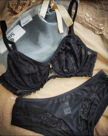 Conjunto Sem Bojo Com Aro Meia Renda e Tule Liso - Snob moda intima Imagem de Conjunto Sem Bojo Com Aro Meia Renda e Tule Liso