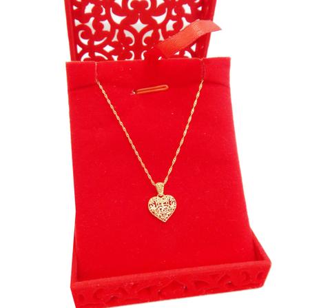 Corrente Singapura Em Ouro 18k Com Pingente Coração Rendado Diamantado - AGAPRIME JOIAS Imagem de Corrente Singapura Em Ouro 18k Com Pingente Coração Rendado Diamantado