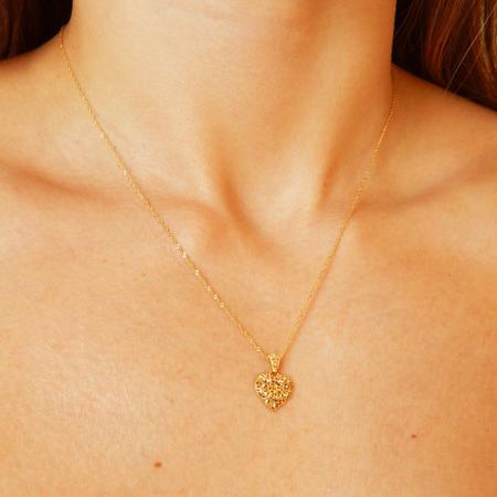 Corrente Singapura Em Ouro 18k Com Pingente Coração Rendado Diamantado - AGAPRIME JOIAS Imagem de Corrente Singapura Em Ouro 18k Com Pingente Coração Rendado Diamantado