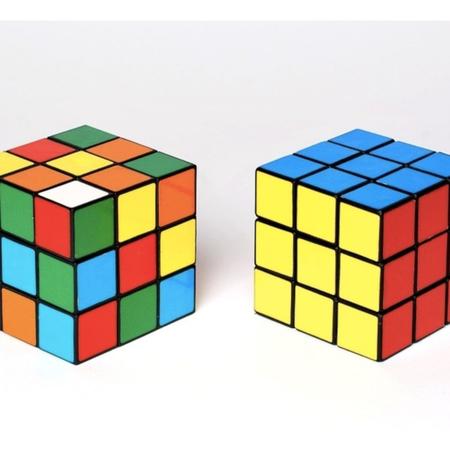 Cubo Magico 3x3x3 Profissional Speed Cube 6 Lados 6 Cores - Folia - Cubo  Mágico - Magazine Luiza