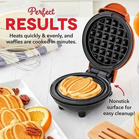 Dash Mini Waffle Maker (2 Pack) for Individual Waffles Hash Browns, Keto  Chaffles with Easy to Clean, Non-Stick Surfaces, 4 Inch, Holiday (Snowflake  +