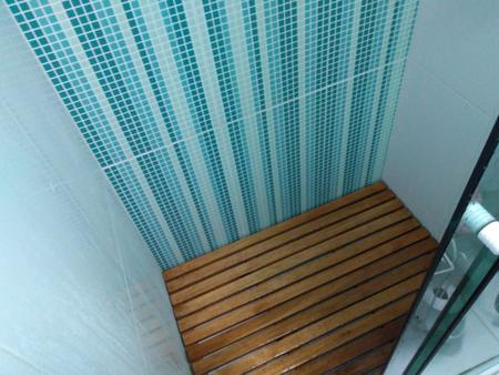 Imagem de Deck De Madeira Chuveiro Box Banheiro Capacho 80x75 cm Sem Pintura Acabamento Lixado